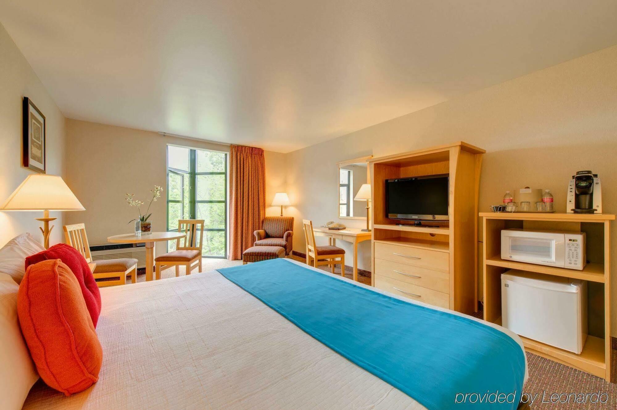 Staypineapple, University Inn, University District Сіетл Екстер'єр фото